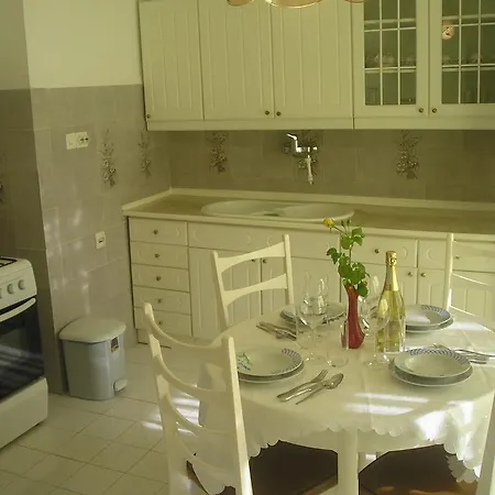 Apartment Mirjana *